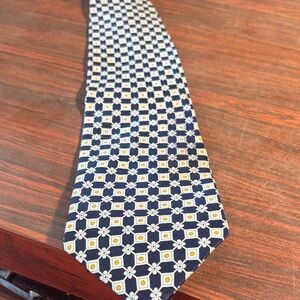 Elegant Navy and Gold Patterned Men's Tie